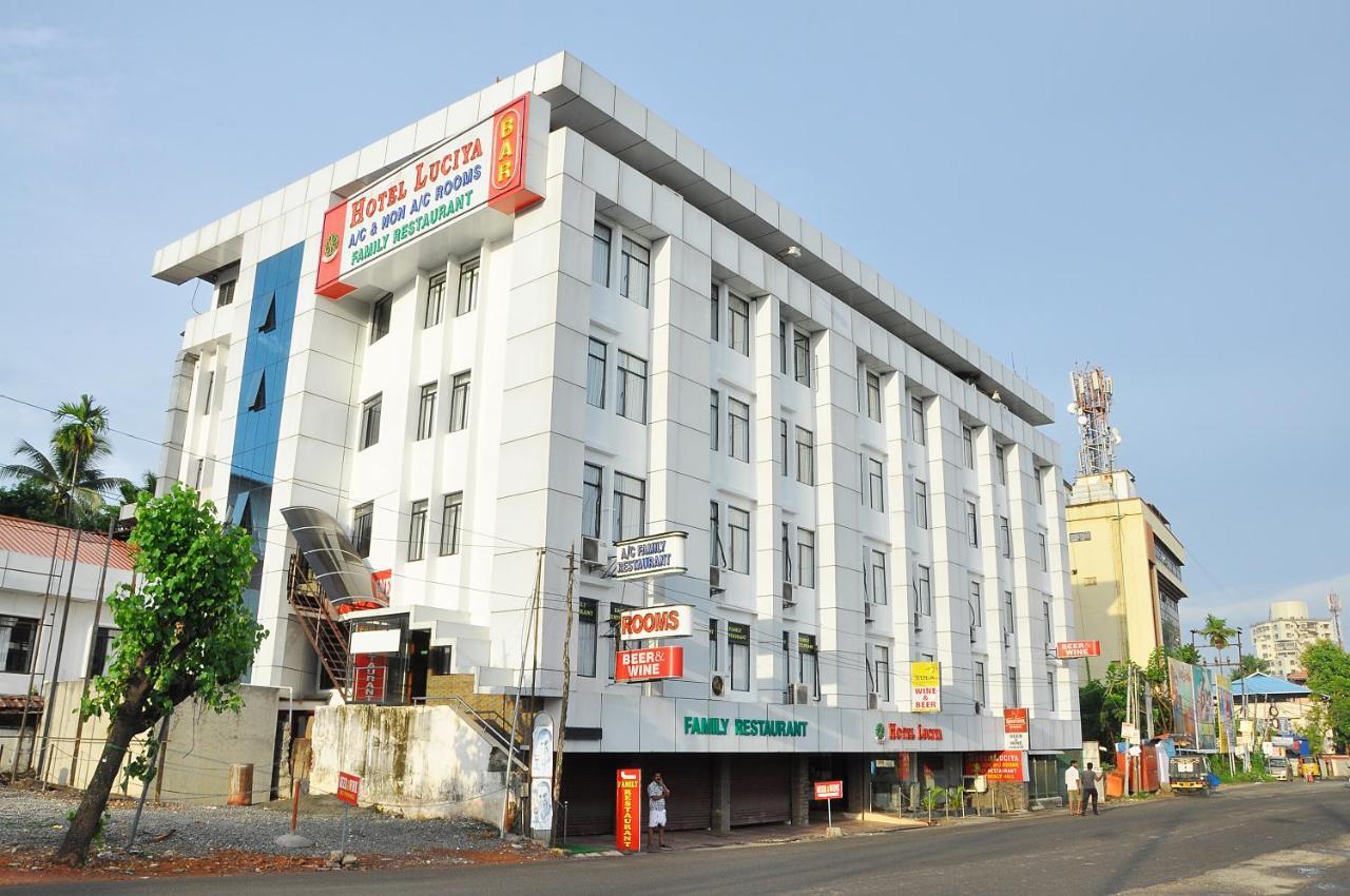 Hotel Luciya Kochi Exterior photo
